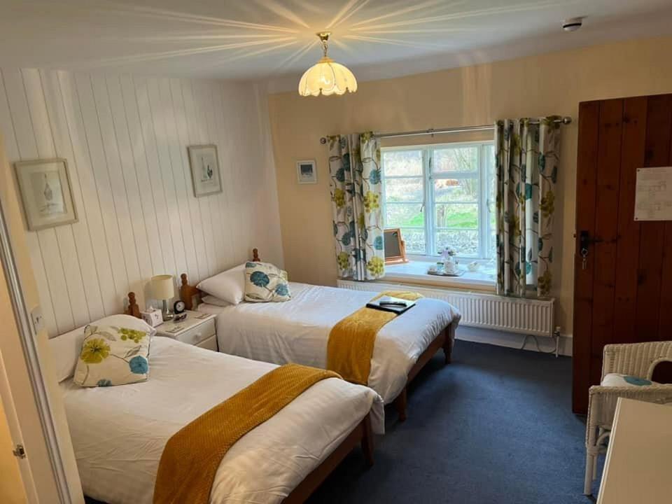 Dunscar Farm Bed & Breakfast キャッスルトン エクステリア 写真